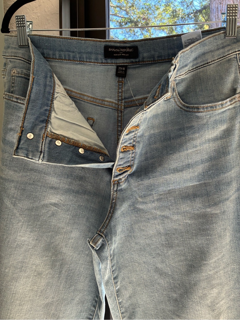 Banana Republic women’s Light Wash Relaxed Jeans - high waisted & wide leg